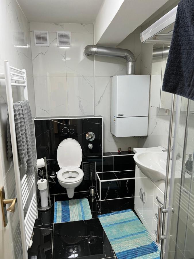 Wunderschoene Ferienwohnung In Solingen-Mitte Esterno foto