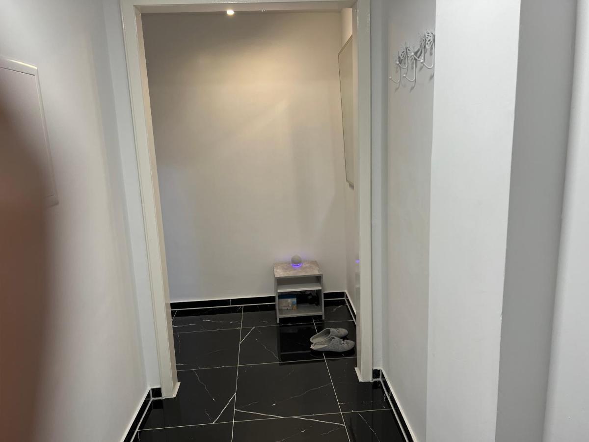 Wunderschoene Ferienwohnung In Solingen-Mitte Esterno foto