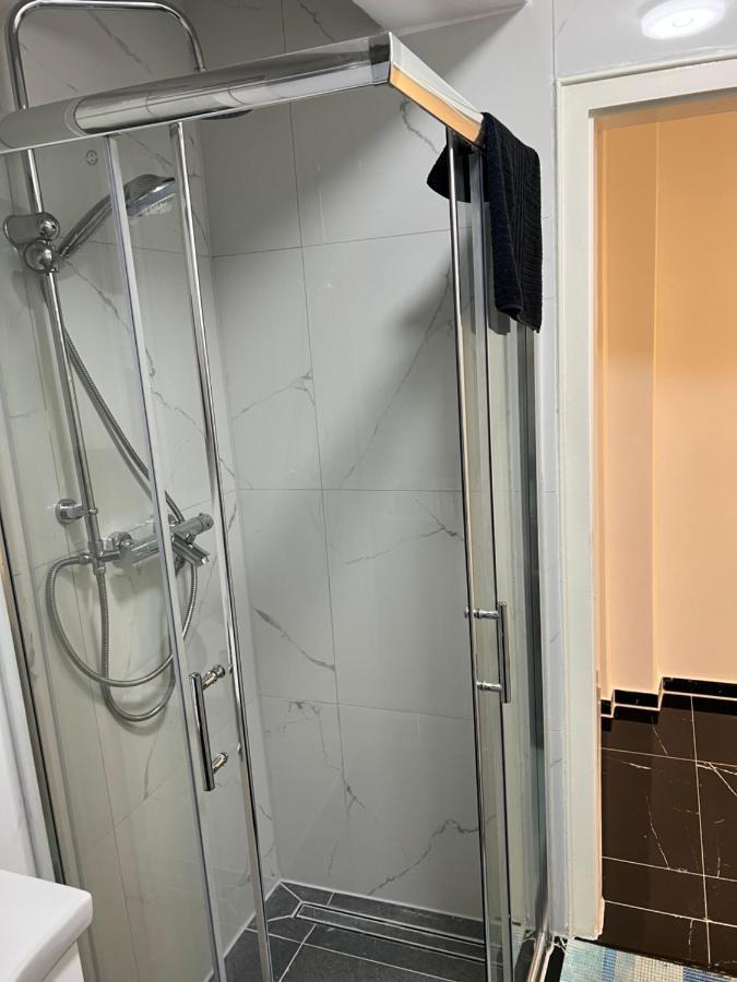 Wunderschoene Ferienwohnung In Solingen-Mitte Esterno foto